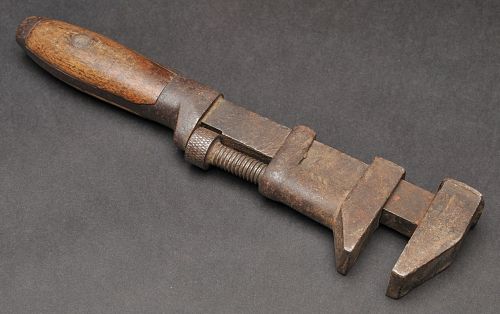  Cheie tip "monkey" (de la Charles Moncky, cel care a brevetat-o) cu mâner tip "perfect handle", din lemn - 2